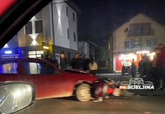 Nezgoda u Dvorovima kod Bijeljine, povrijeđen motociklista