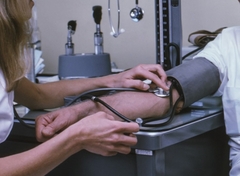 Kako prirodno sniziti krvni pritisak: DASH dijeta i hrana koju preporučuju stručnjaci