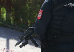 Komšije u strahu za svoju bezbjednost: Petočlana porodica koja je juče uhapšena u policijskoj akciji PUŠTENA NA SLOBODU