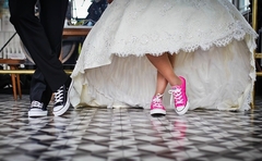 Evo koliko često mladoženje u Srpskoj uzimaju ženino prezime