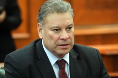 Eskobar: Kurti mora hitno da povuče policiju iz opštinskih objekata