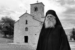 Preminuo otac Serafim