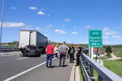 Tužilaštvo: Automobil udario u prikolicu, naložena obdukcija stradalih