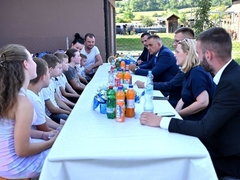 Minić: Osmoro djece - najveće bogatstvo porodice Đurić iz Teslića, zaslužuju podršku institucija