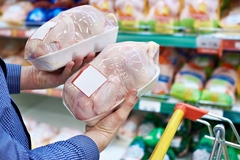 Prekomjeran uvoz piletine "očerupao" domaće živinare