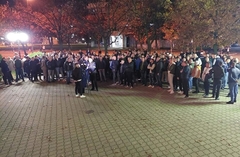 Ponižavanje radnika u Ugljeviku: Socijalista pokazao srednji prst rudarima, oni spriječeni da uđu na skup SP-a 