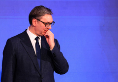 Vučić poručuje da Srbiji prijeti velika kriza