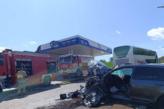 Teška saobraćajka kod Prijedora: Sudar autobusa i golfa, ima povrijeđenih