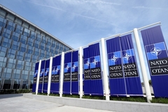 NATO: Velika i neobična koncentracija ruske vojske opasna