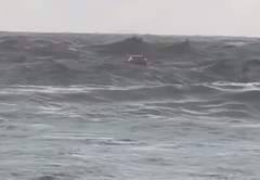 Nevrijeme u Grčkoj: Bujica odnosi automobile u more, ulice pretvorene u rijeke (VIDEO)