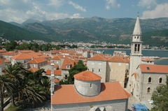 Crna Gora pred velikim turističkim izazovom: Vize za Ruse prijete milionima noćenja i prihodima