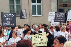 Građani ispred hotela "Jablanica": "Amire u zatvor!"