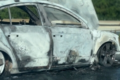 Zapalio se automobil na auto-putu