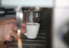 Amerikanac naručio kafu u Bosni i Hercegovini, pa ostao zatečen (FOTO)