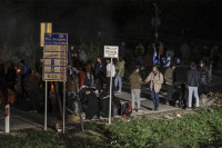 Tuča migranata na GP Maljevac, hrvatska policija postavila vodene topove