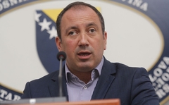 Crnadak: Koga je avion Vlade RS vozio na aerodrom pored Londona?