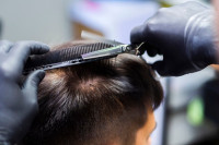 Anketa potvrdila: Polovina NJemaca boji se zaraze u frizerskom salonu