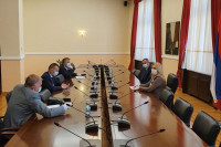 Pojačati kontrolu primjene mjera, zabrane okupljanja i nošenje zaštite