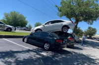 Parkirao auto na krov dva druga automobila