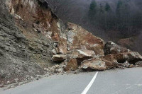 Slabija magla u kotlinama, povećana opasnost od odrona