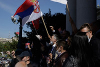 Poslanik Marijan Rističević pretučen pred zgradom Skupštine Srbije