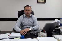 Načelnik opštine u RS plaća sugrađanima prve kafe i šišanja