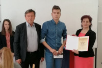 Nagrađen učenik generacije osnovne škole u Donjem Zabrđu