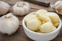 10 razloga zašto treba češće jesti bijeli luk