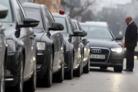 Vozili službene automobile bez registracije