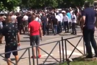 Ponovo tenzije u Budvi:  Policijski kordon ispred Opštine