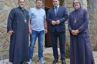 Služena poljska molitva i parastos kod manastira u Rožnju