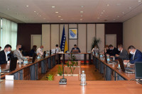 "KUKAVICE, NEZNALICE, KORUMPIRANI" Uzgajivač svinja žestoko opleo po ministrima