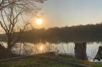 Sutra sunčano, poslije podne kiša na jugoistoku