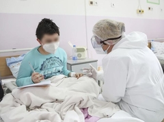 SIGNAL ZA ODLAZAK KOD LJEKARA Ovo su prvi simptomi korone kod djece