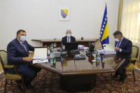 Dodik protiv priznanja samoproglašenog Kosova, Džaferović i Komšić glasali za