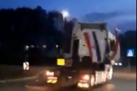 Svatovi u Hercegovini divljali šleperom po ulici, završili u policiji