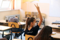 Institut dao preporuku: Maske đaci treba da nose i tokom nastave