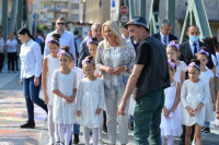 Članovi hora "Zvončići" dočekali predsjednicu Srpske