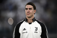 Arsenal ne odustaje od Vlahovića