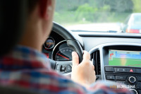 Bijeljina: Snimao sina (12) kako vozi, dobio 400 KM kazne