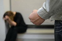 Zvorničanin ženu čupao za kosu i udarao u lice