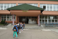 ŠKOLE U SRPSKOJ SE ZATVARAJU NA ČETIRI DANA Ministarstvo prosvjete poslalo IZNENADNI DOPIS direktorima (FOTO)