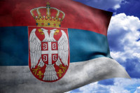 Albanci skinuli i zgazili srpsku zastavu