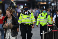 Zatvara se i Engleska, Džonson se obratio javnosti