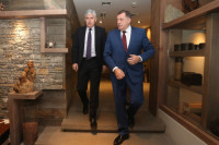 ČOVIĆ ĆUTI, DODIK UMJESTO NJEGA NAJAVIO BOJKOT Hoće li Hrvati ignorisati opšte izbore 2022.