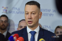 ŠOK NA KRAJU PREDIZBORNE KAMPANJE Nešić pozvao glasače DNS da glasaju i za kandidate SDS i PDP