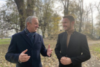 NAKON TRGA, U ŠETNJI PARKOM Borenović i Stanivuković o novim planovima i reformama