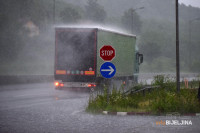 Oprez zbog magle i poledice