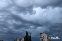 U petak oblačno sa mjestimičnom kišom