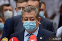 “SVE PROGNOZE KRAJNJE NEIZVJESNE” Mićo Mićić i dalje na respiratoru